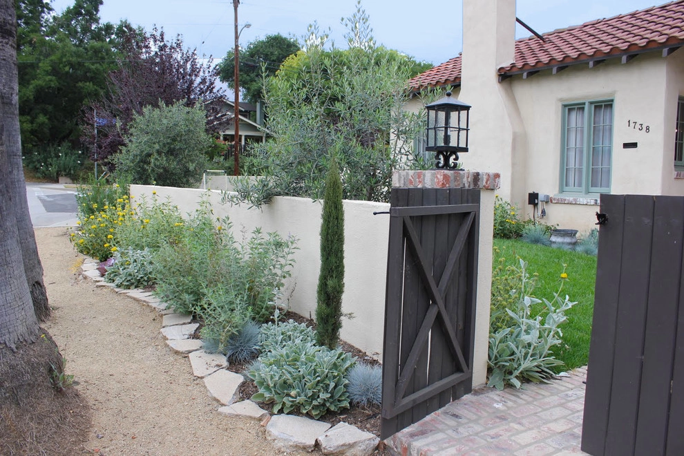 Altadena Spanish Cottage by Segal Shuart Landscape Architects - Photo 3