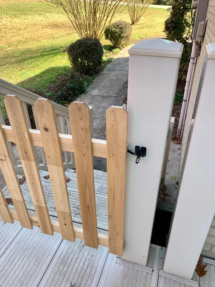 The Helpful Neighbors - Photo 4