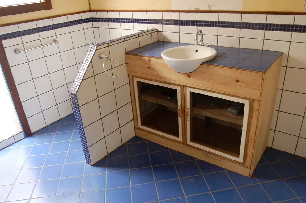 Fiji Restroom by Anders Hagberg Construction - Photo 4