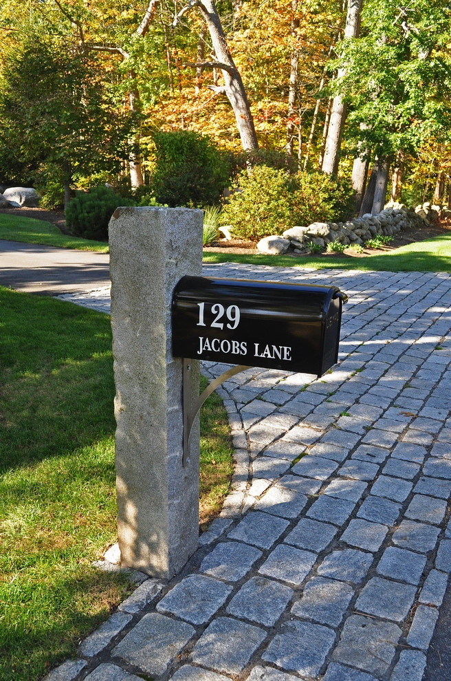Mailboxes & Posts by Seoane Landscape Design - Photo 3