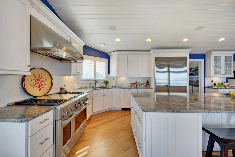 Completed Projects by Hayes Custom Interiors - Photo 20