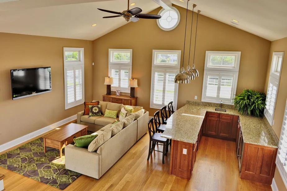 Hayes Custom Interiors - Photo 13