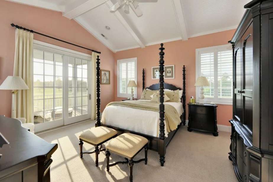 Completed Projects by Hayes Custom Interiors - Photo 25