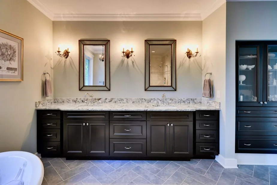 Completed Projects by Hayes Custom Interiors - Photo 66