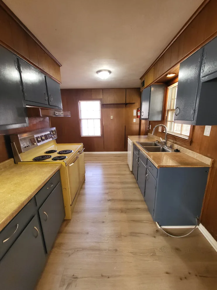 Worst Case Scenario LLC - Photo 7