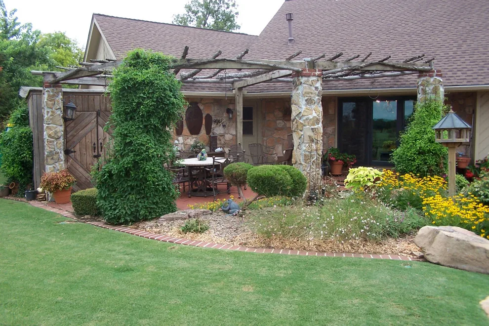 Living in a Golf Course Beneath a Custom Pergola by Contracting In Carpentry LLC - Photo 4