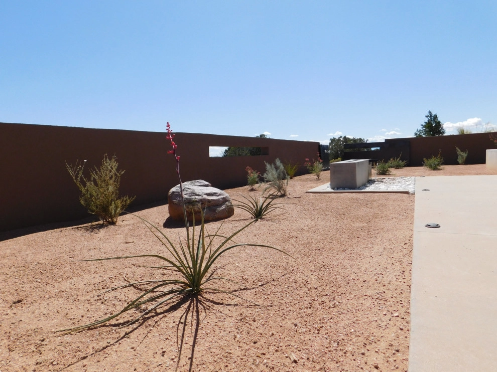 Contemporary Home by Serquis + Associates Landscape Architecture - Photo 5