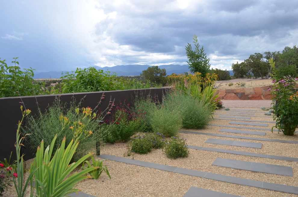 contemporary Santa Fe home by Serquis + Associates Landscape Architecture - Photo 2