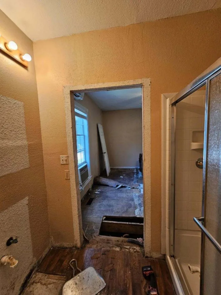 Visitor Bedroom and Bathroom Renovation by A & T Designs And Remodel - Photo 9