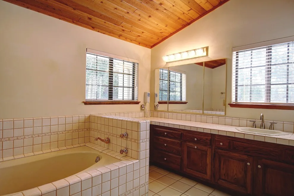 Couples' Master Bathroom by Dovetail Projects - Photo 6