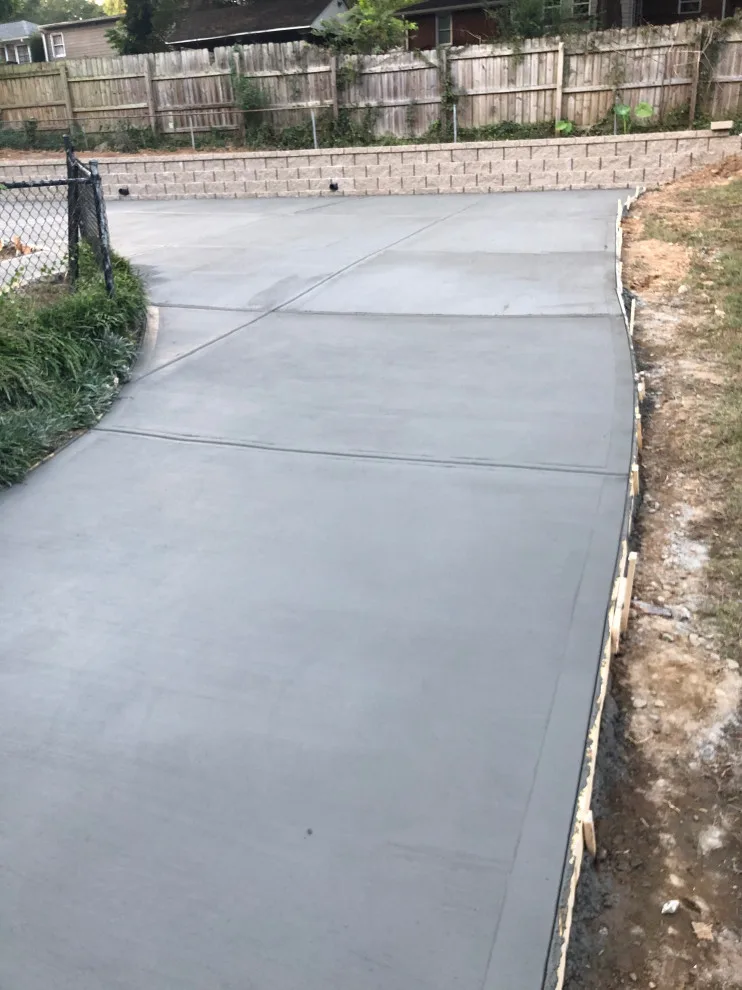 Driveway and Retaining Structure by Dogwood Family Homes - Photo 4