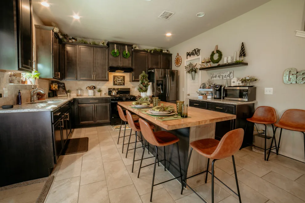 Holiday Styling 2020 by VBF Construction - Photo 3
