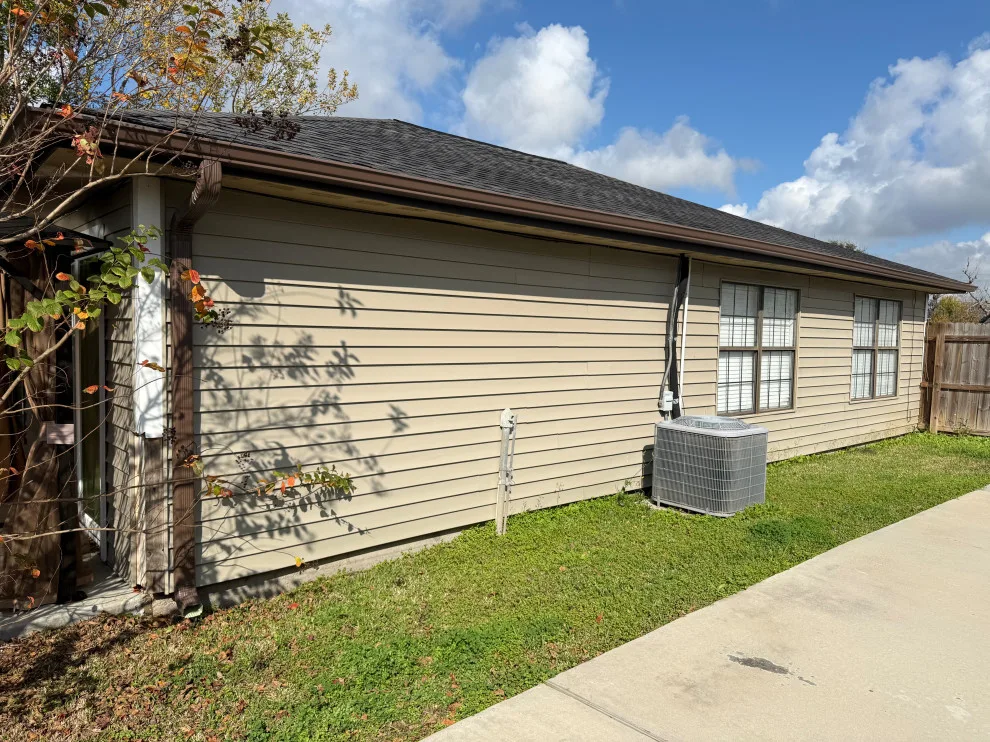 Universal Roofing And Restoration - Photo 11