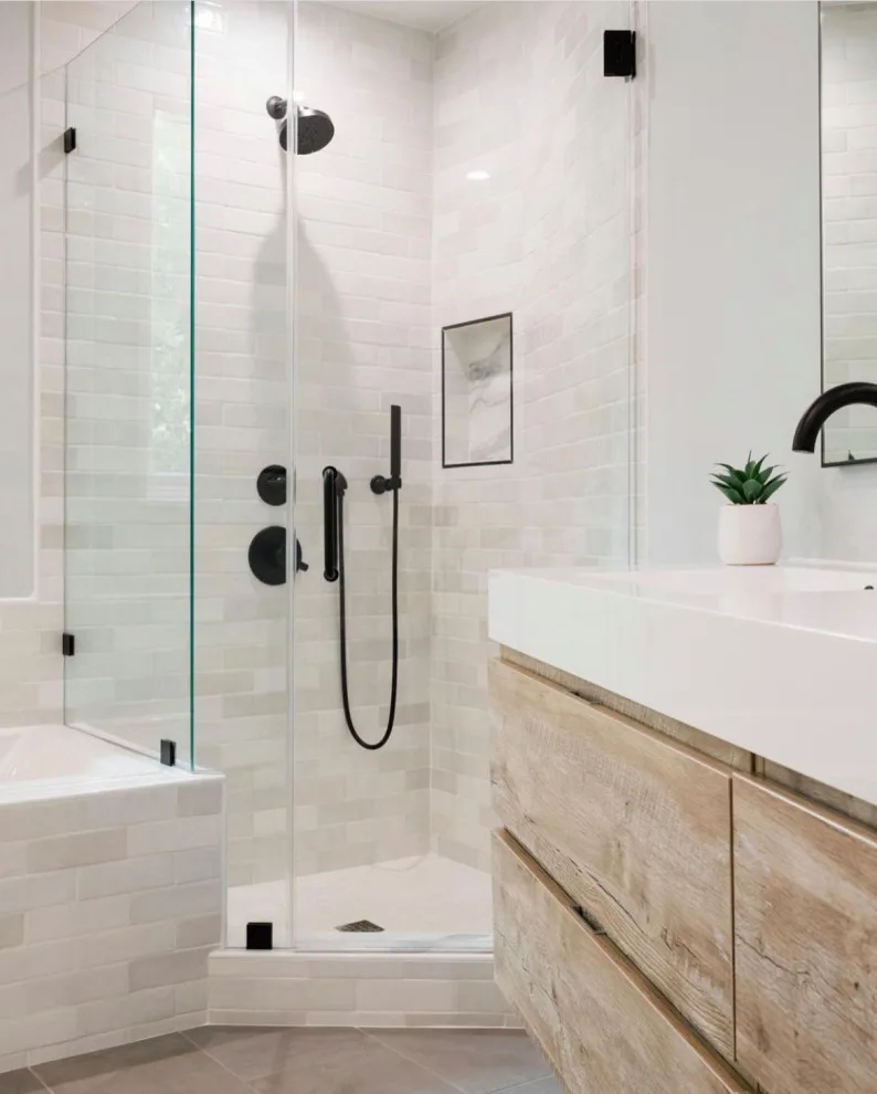 Renovation Portfolio for Kitchens and Bathrooms by Platinum Home Builders & Design, Inc - Photo 21