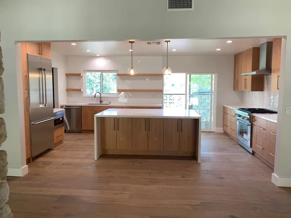 Renovation Portfolio for Kitchens and Bathrooms by Platinum Home Builders & Design, Inc - Photo 10