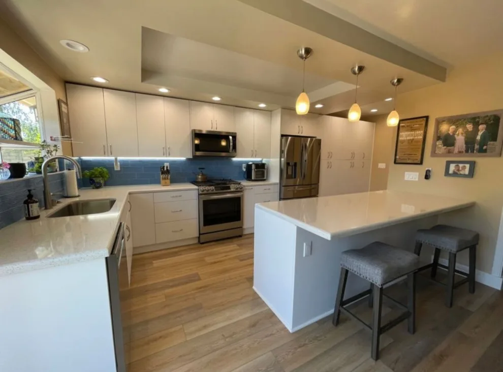 Renovation Portfolio for Kitchens and Bathrooms by Platinum Home Builders & Design, Inc - Photo 7