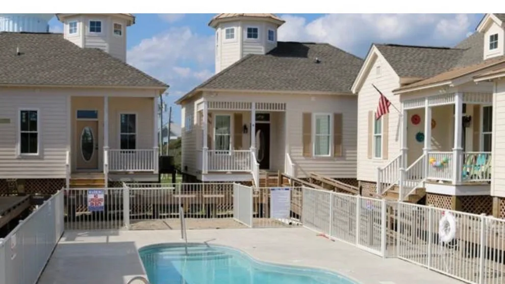 Coastal Living by Coastal Heritage Construction And Realty - Photo 2