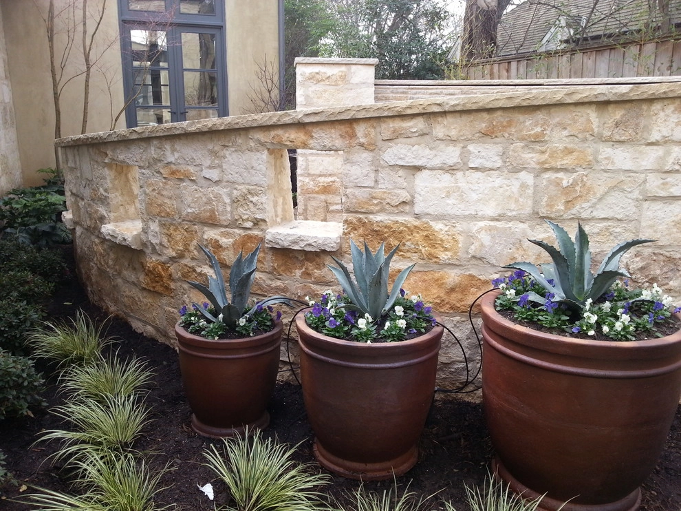Preston Hollow - Ecletic Court Yard & Landscape by Southern Land Design - A Design / Build Firm - Photo 4
