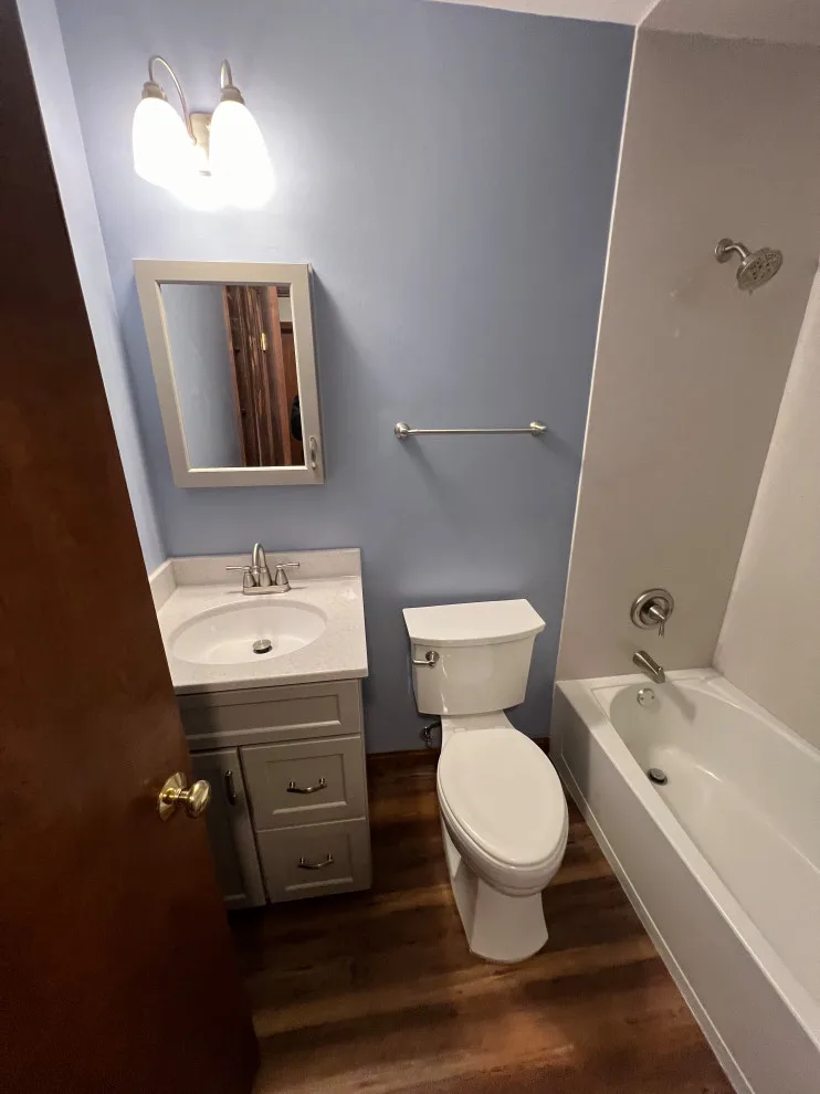 Hall Bathroom Renovation - Onyx Tub Surround by IMG Construction Services - Photo 4