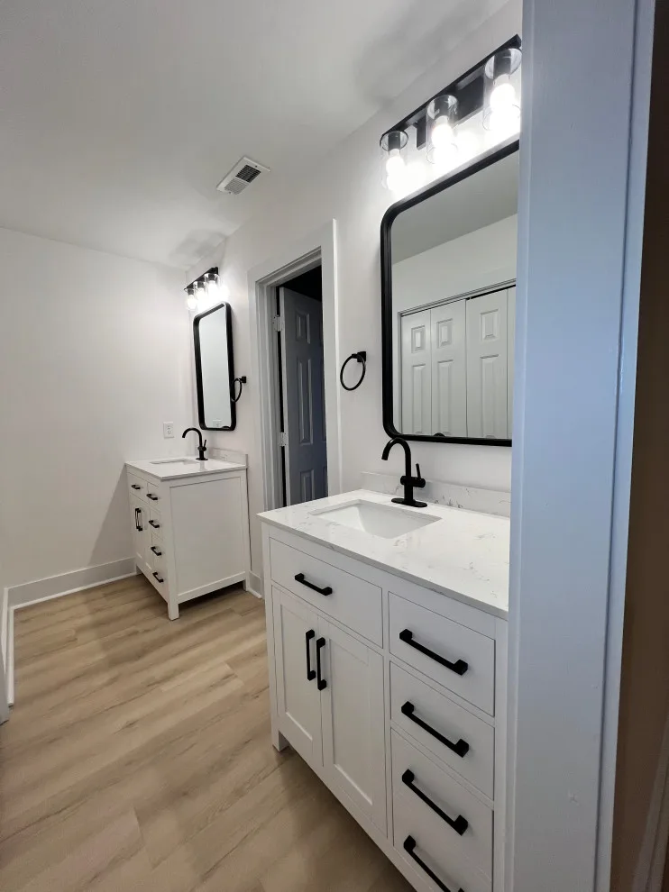 Comprehensive Home Renovation: Kitchen(1), Bathrooms(3) by Colibri Construction - Photo 4
