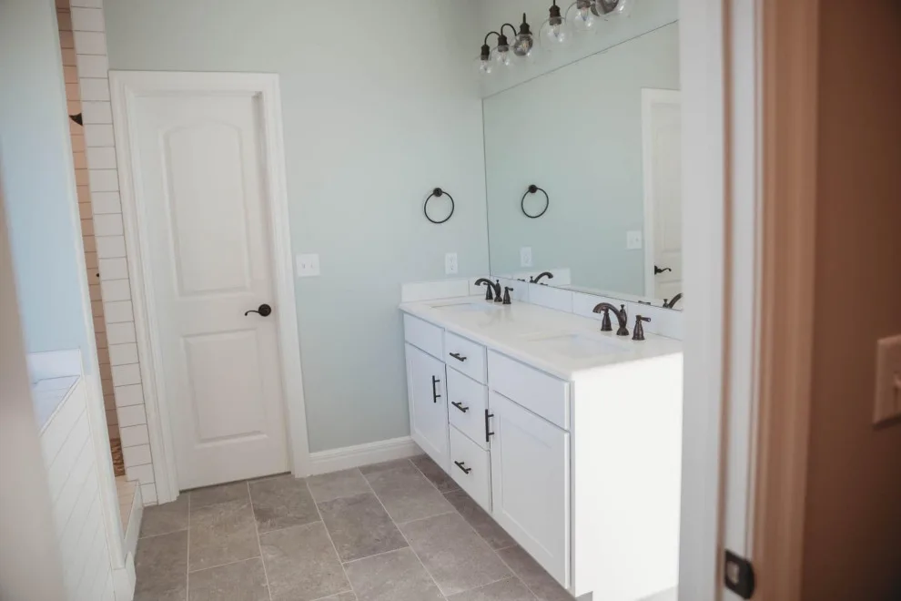 Southampton Properties New Residence by Kahmann Construction LLC - Photo 9