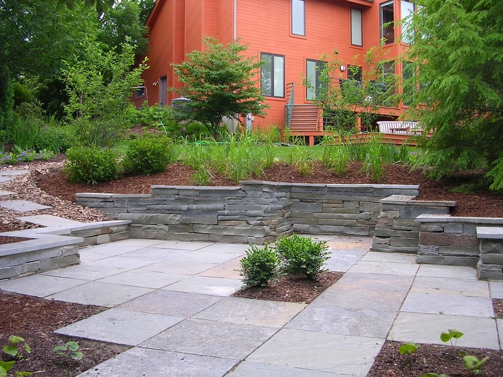 Bluestone Contemporary by Avant Gardening & Landscaping Inc - Photo 2