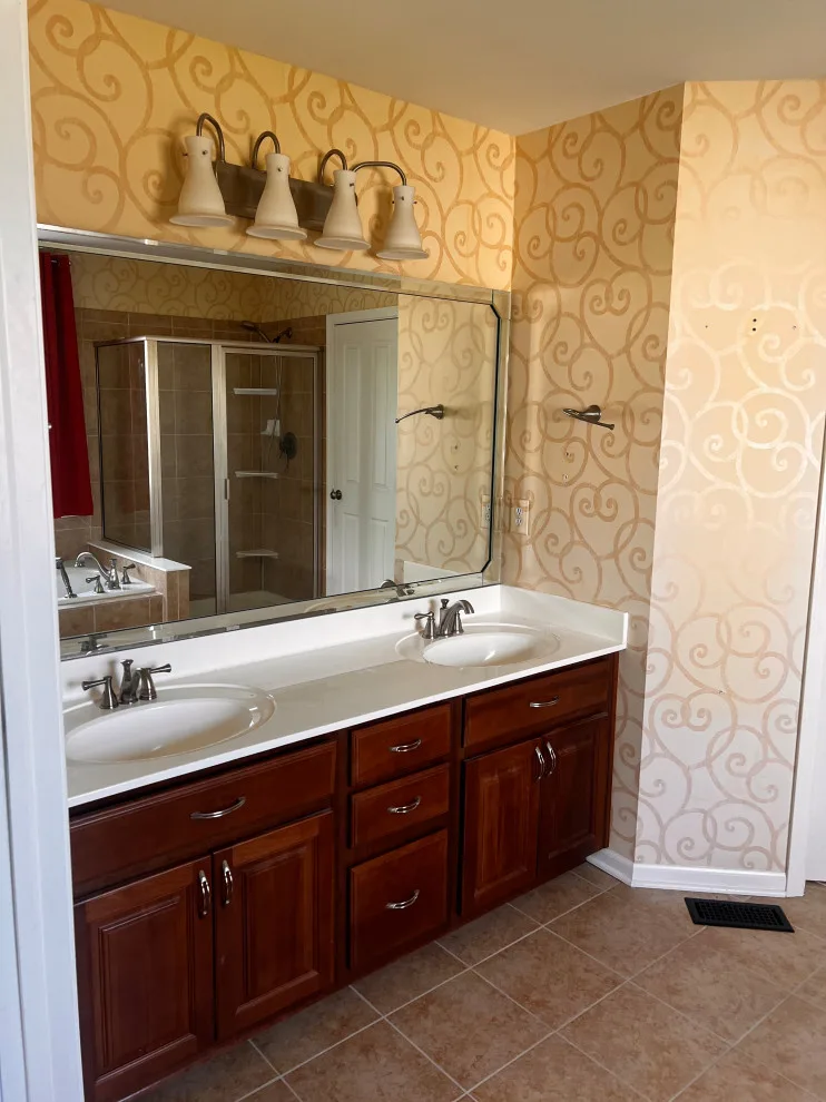 Smith Primary Bath by Homanvestments LLC & Extreme Custom Construction - Photo 5