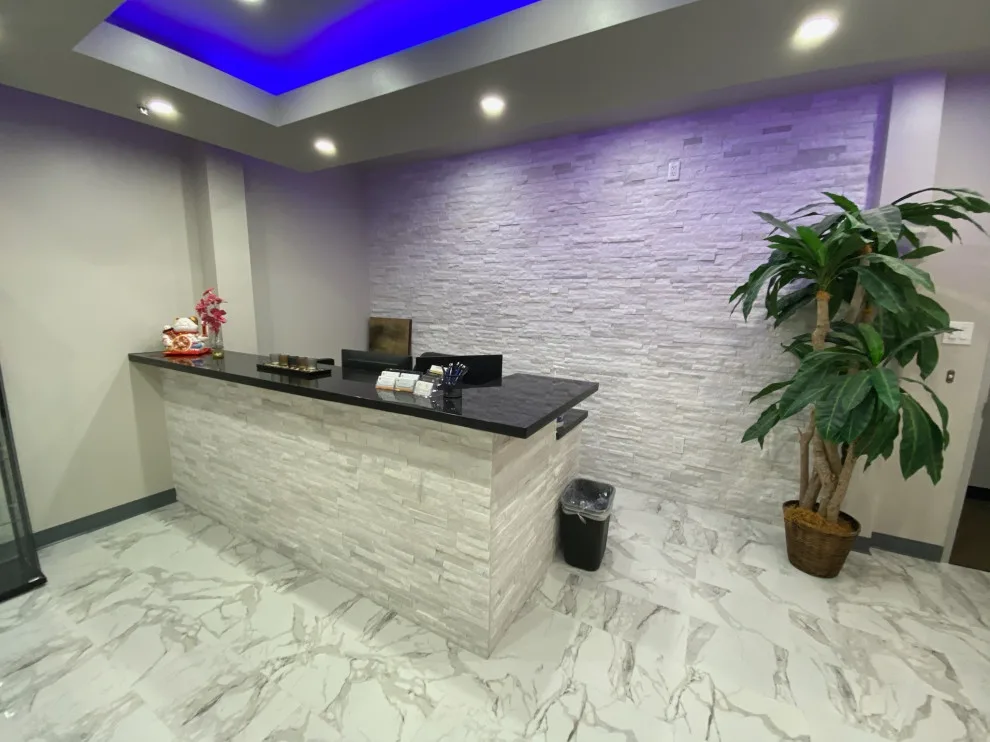 Amoraz Custom Builders, LLC - Photo 5