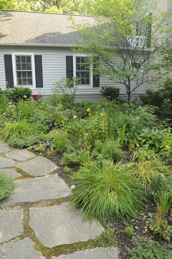 1920's Colonial Garden by Avant Gardening & Landscaping Inc - Photo 4
