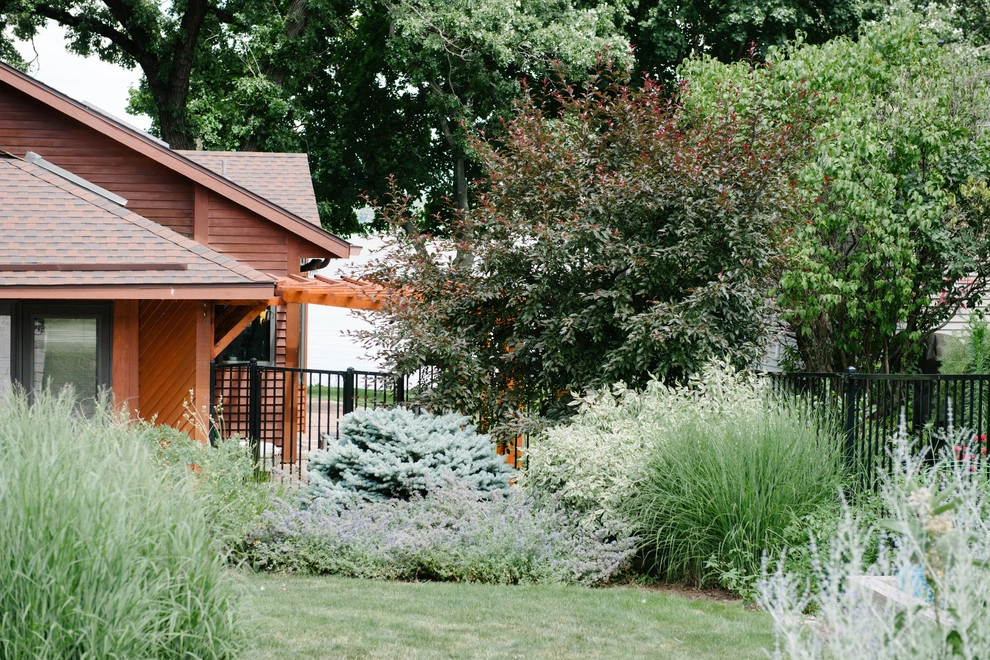 Lakeside Retreat by Avant Gardening & Landscaping Inc - Photo 4