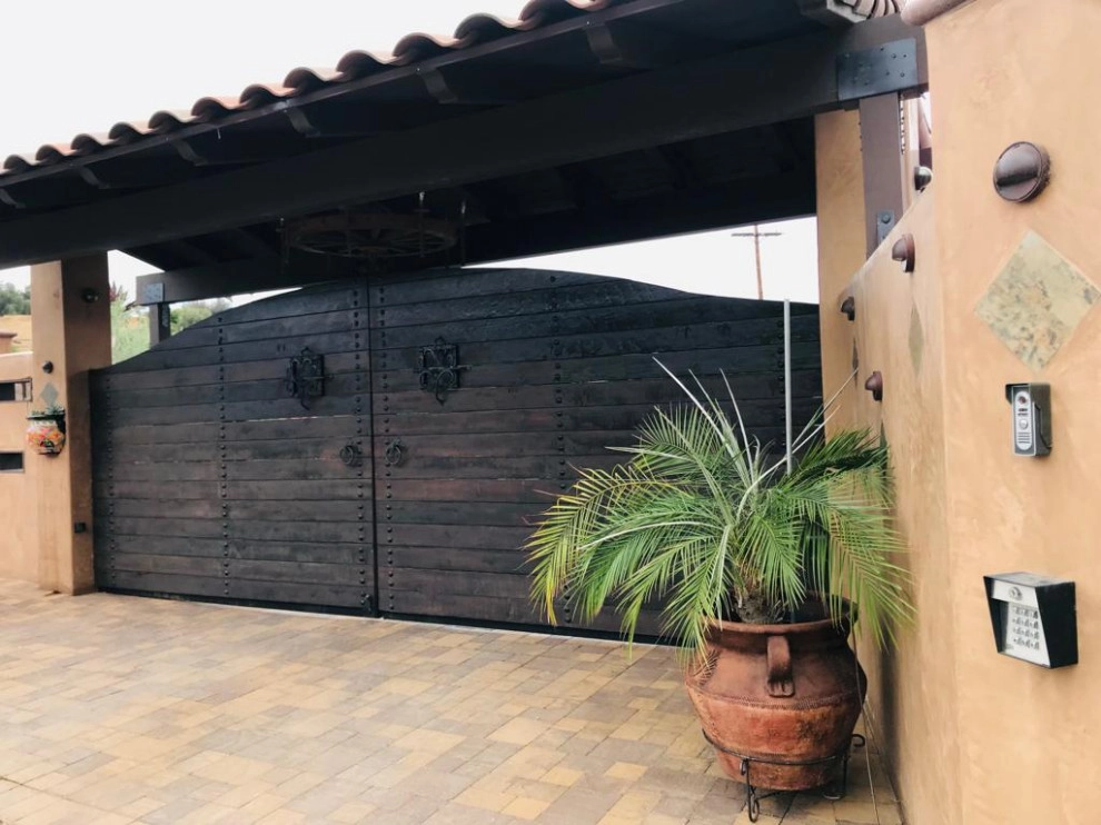 ESCONDIDO POOL AND OUTDOOR KITCHEN PROYECT 2 by BNC Builders INC. - Photo 2