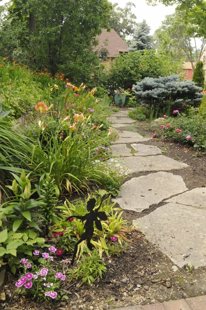 1920's Colonial Garden by Avant Gardening & Landscaping Inc - Photo 9