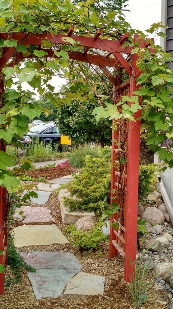 Craftsman Small-Space Gardening by Avant Gardening & Landscaping Inc - Photo 7