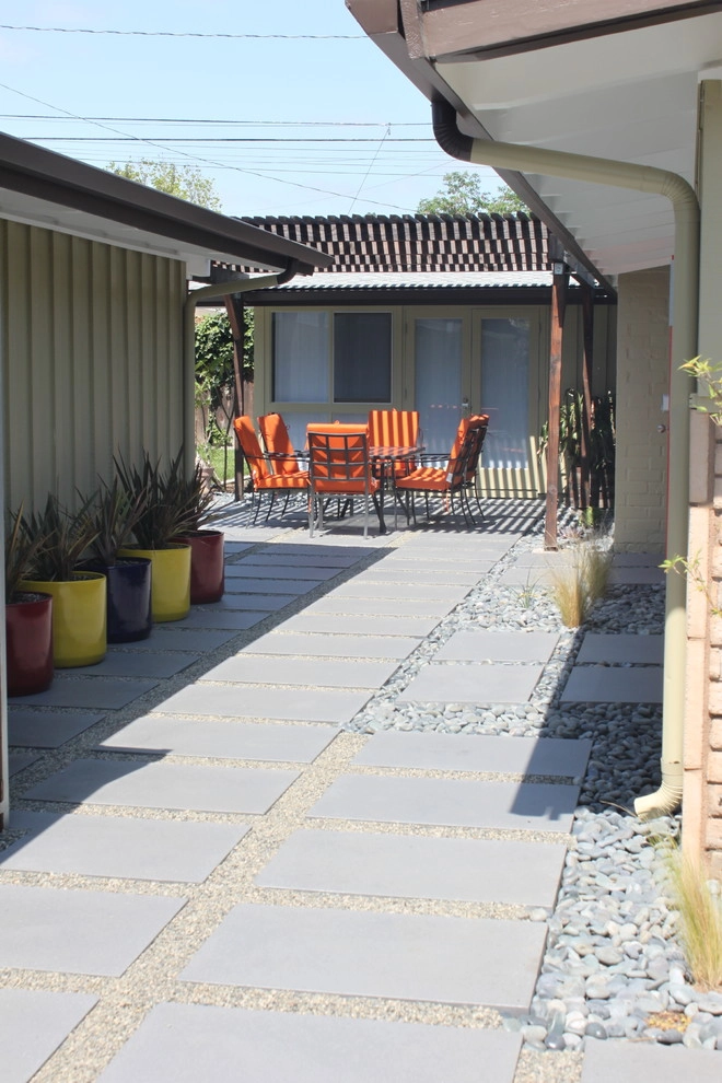 Cliff May Rancho 4 by Avenue 39 Landscape Design - Photo 2