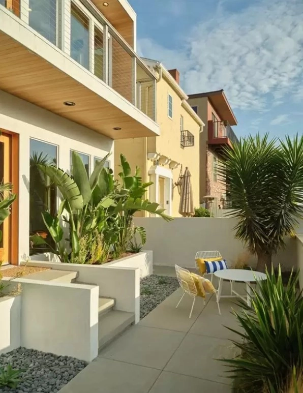 Belmont Modern by Avenue 39 Landscape Design - Photo 2