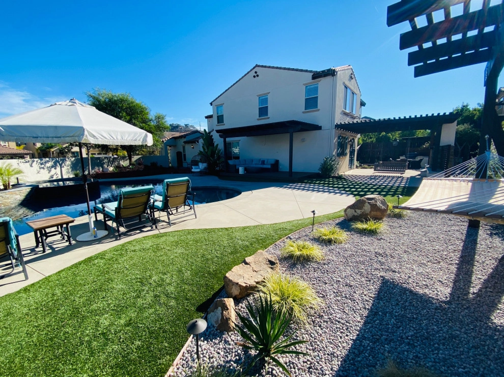 LA COSTA DECK, PERGOLAS, HARDSCAPING & LANDSCAPING PROYECT by BNC Builders INC. - Photo 3