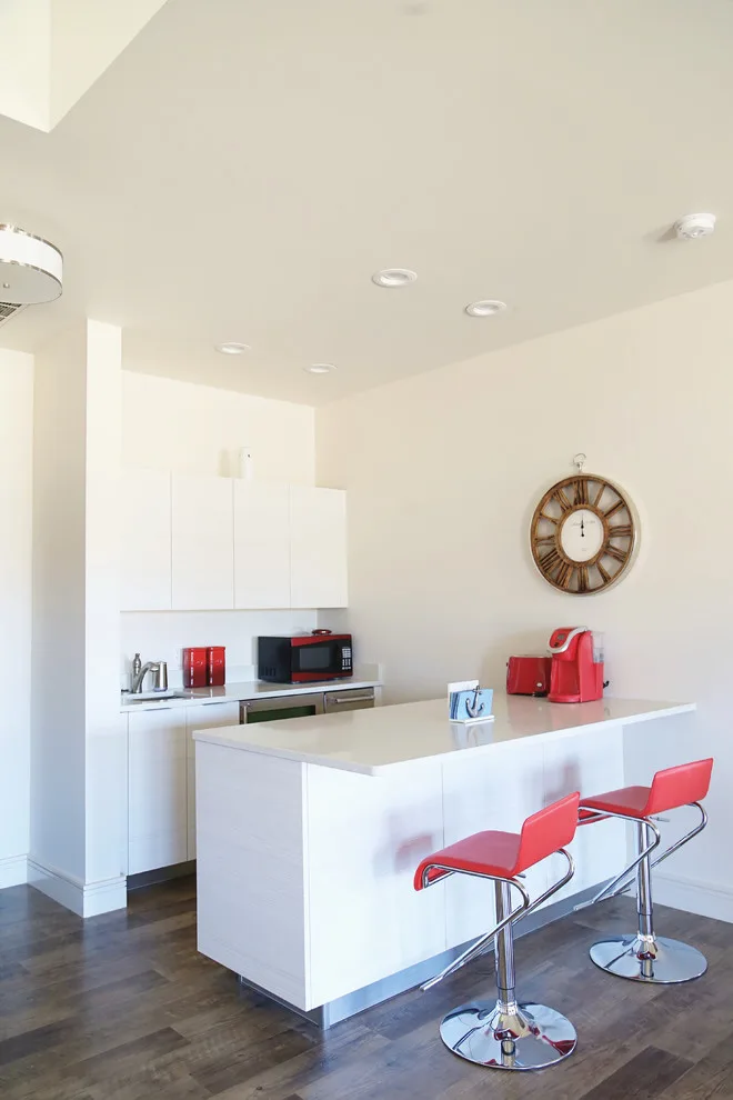 Contemporary Lakeside Retreat by Renovation And Construction Services - Photo 12