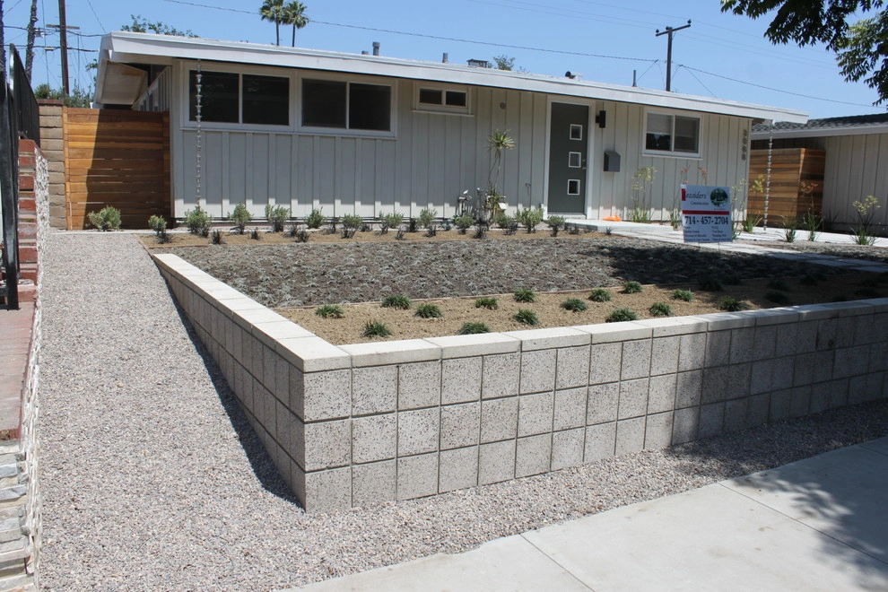 Cliff May Rancho 1 by Avenue 39 Landscape Design - Photo 11