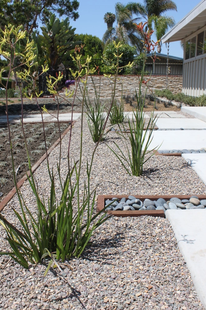 Cliff May Rancho 1 by Avenue 39 Landscape Design - Photo 6