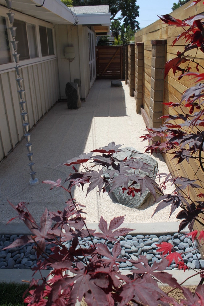 Cliff May Rancho 1 by Avenue 39 Landscape Design - Photo 2