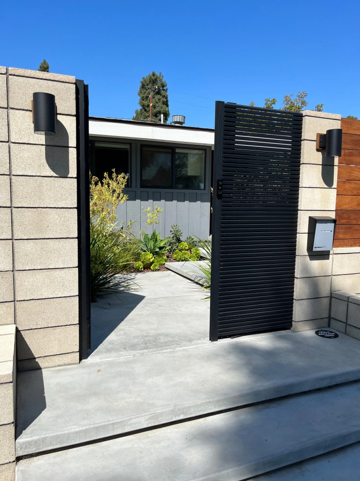 Cliff May Rancho 5 by Avenue 39 Landscape Design - Photo 8