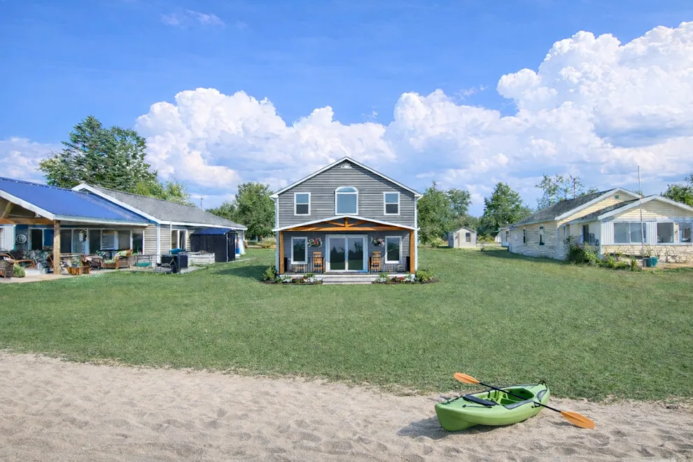 Lakeside Retreat by Rockwell Solutions - Photo 2