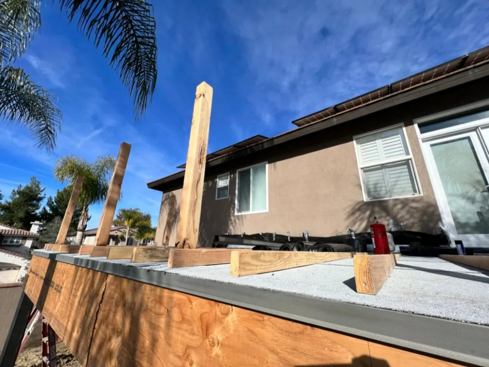 Spacious Personalized Balcony by AJM Construction & Repairs - Photo 8