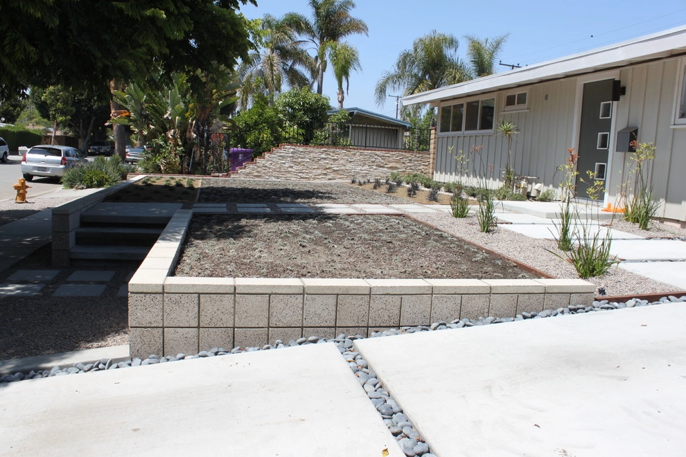 Cliff May Rancho 1 by Avenue 39 Landscape Design - Photo 12