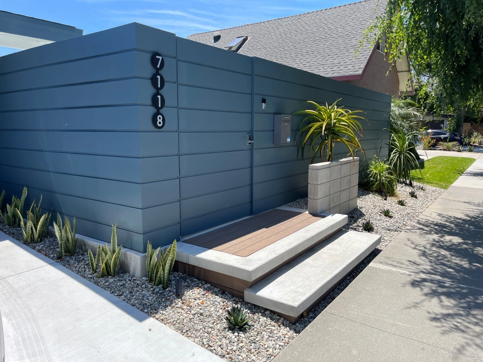 Cliff May Rancho 6 by Avenue 39 Landscape Design - Photo 3