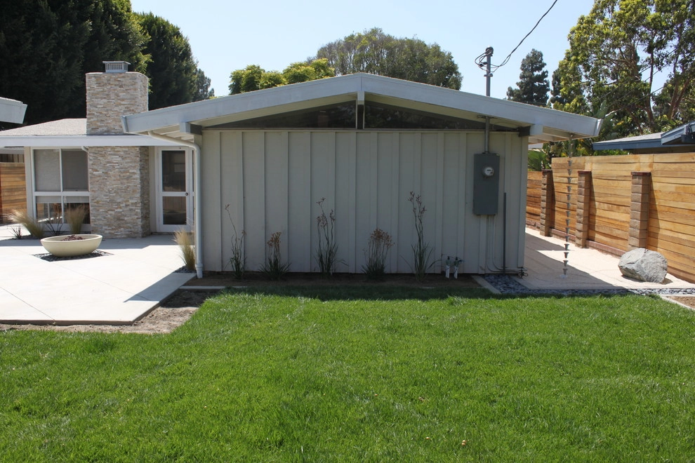 Cliff May Rancho 1 by Avenue 39 Landscape Design - Photo 7