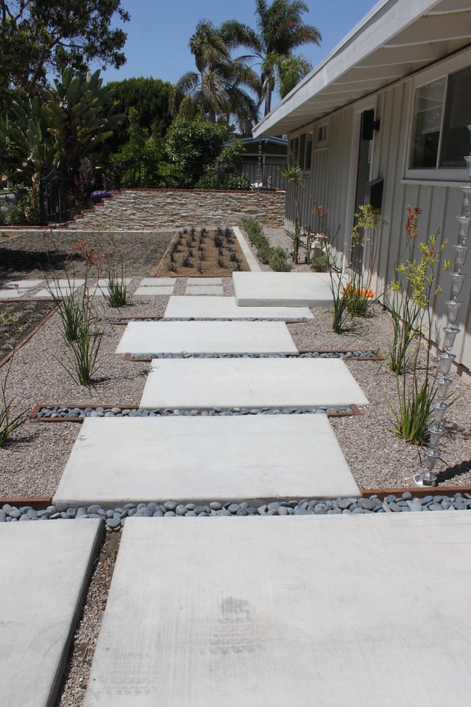 Cliff May Rancho 1 by Avenue 39 Landscape Design - Photo 9