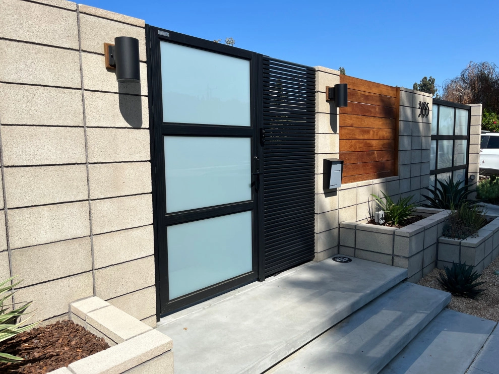 Cliff May Rancho 5 by Avenue 39 Landscape Design - Photo 2