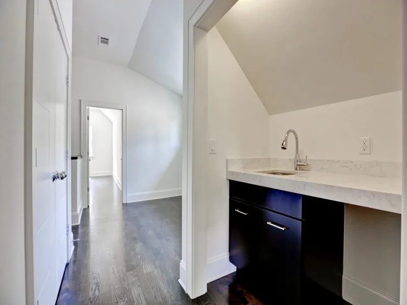 Midtown Cottage by Level Craft Construction - Photo 15