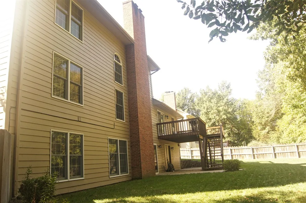 Midwestern Vinyl Siding Renovation by Trueson Exteriors - Photo 5